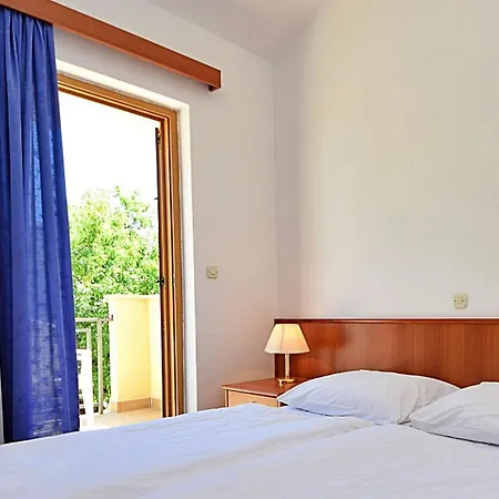 Meridiana-4 By Interhome